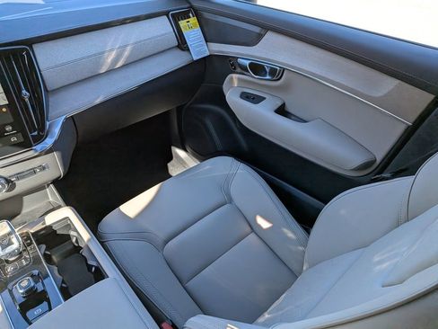 New 2026 Volvo XC90 B6 Plus w/ Protection Package Premier image 20