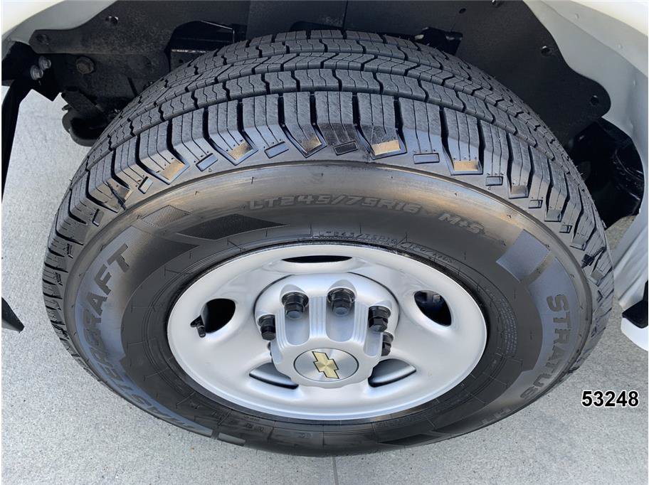 Used 2025 Chevrolet Express 3500 LS RWD image 16