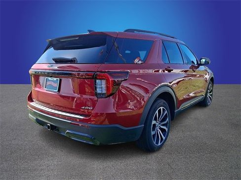 Certified 2025 Ford Explorer ST-Line image 5