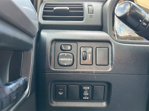 Used 2018 Toyota 4Runner SR5 Premium image 28