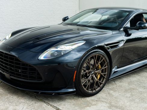 Used 2024 Aston Martin DB12 Coupe RWD image 15