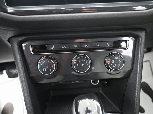 Used 2024 Volkswagen Tiguan S image 19