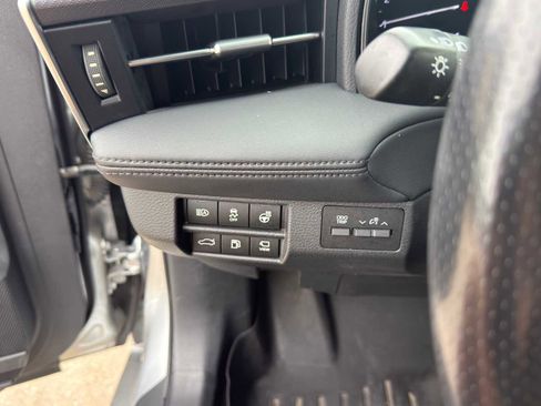 Used 2019 Toyota Avalon Touring w/ Advanced Safety Package FWD image 19