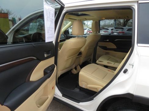 Used 2015 Toyota Highlander Limited image 8