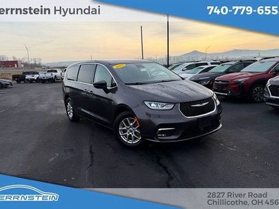 Used 2023 Chrysler Pacifica Touring-L