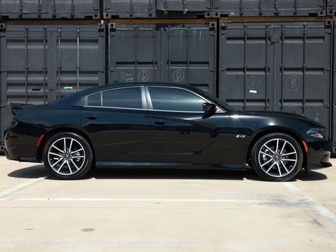 Used 2023 Dodge Charger R/T RWD image 17