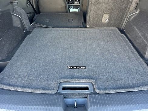 Used 2023 Nissan Rogue SV image 17