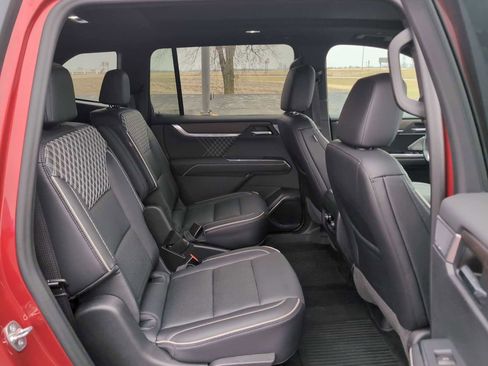 Used 2024 GMC Acadia Denali w/ Super Cruise Package image 27