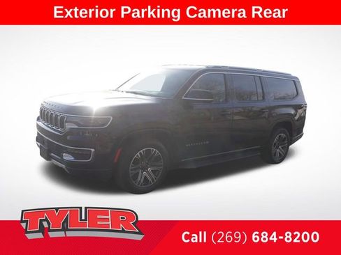 Used 2023 Jeep Wagoneer L Series II image 3