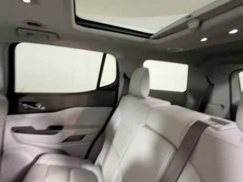 Used 2018 GMC Acadia SLT AWD/4WD image 19