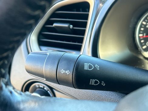 Used 2016 Jeep Renegade Limited image 25