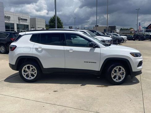 Certified 2024 Jeep Compass Latitude AWD/4WD image 44