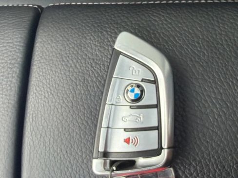 Used 2020 BMW 745e xDrive AWD/4WD image 23