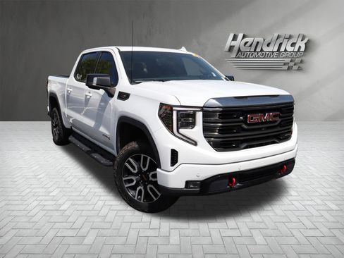 Used 2023 GMC Sierra 1500 AT4 w/ AT4 Premium Package AWD/4WD image 2