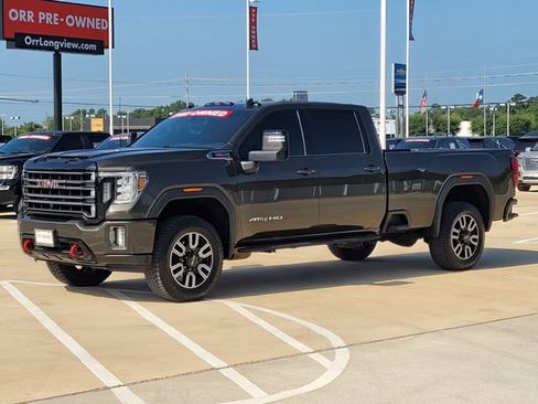 Used 2022 GMC Sierra 2500 AT4 w/ AT4 Preferred Package AWD/4WD image 3