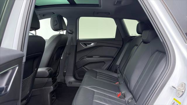 Used 2023 Audi Q4 e-tron Premium RWD image 17
