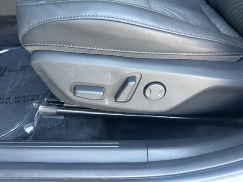 Used 2023 Kia Niro EX Touring image 46