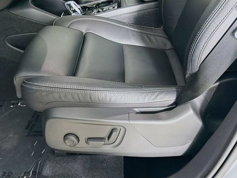 Certified 2023 Volvo XC40 B5 Ultimate w/ Protection Package Premier AWD/4WD image 20