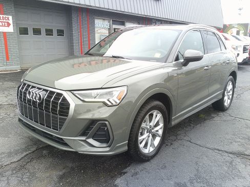 Used 2025 Audi Q3 2.0T Premium AWD/4WD image 2