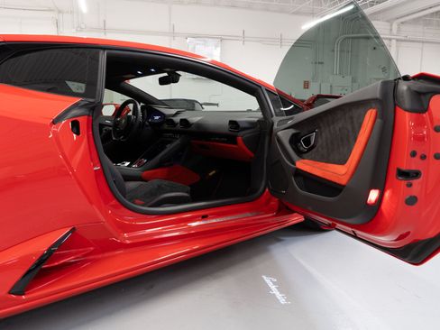 Used 2020 Lamborghini Huracan EVO AWD/4WD image 23