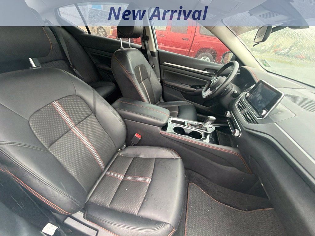 Used 2025 Nissan Altima 2.5 SR FWD image 7