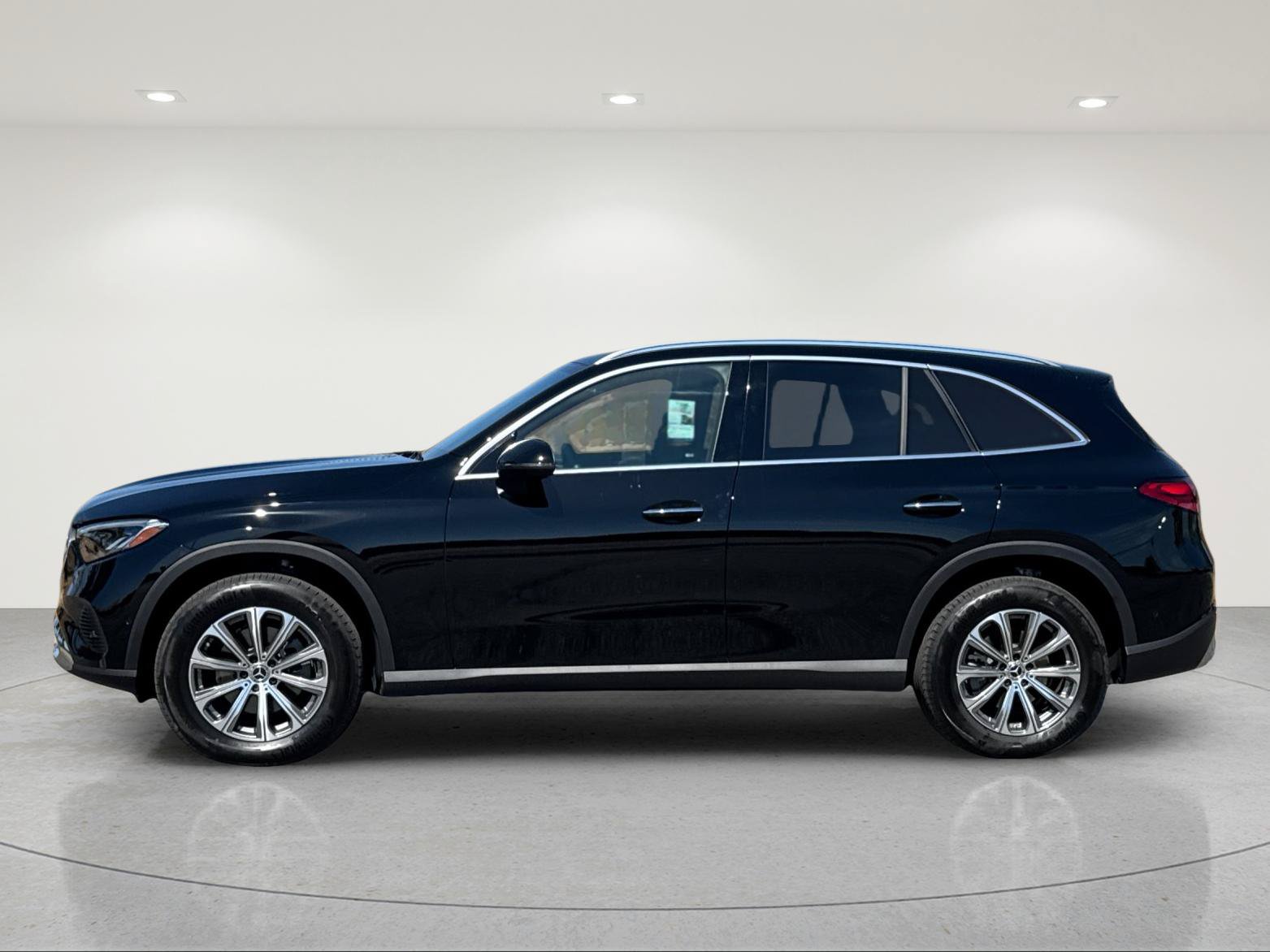 Certified 2026 Mercedes-Benz GLC 300 4MATIC image 3