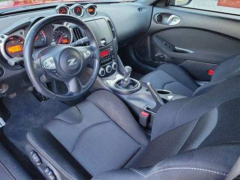 Certified 2020 Nissan 370Z Coupe image 10