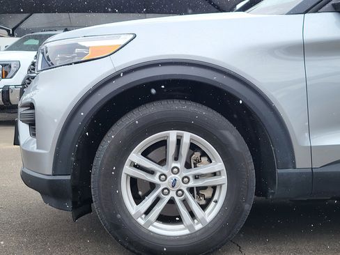 Used 2023 Ford Explorer XLT image 9