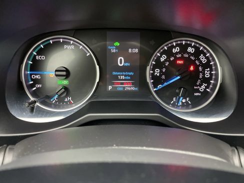 Used 2020 Toyota RAV4 LE image 27