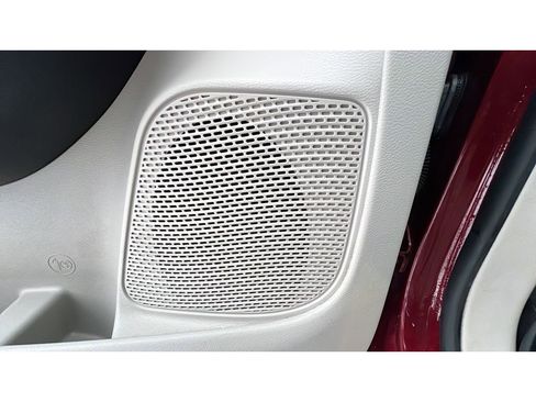 Used 2018 Chrysler Pacifica Touring-L Plus w/ Tire & Wheel Group image 27