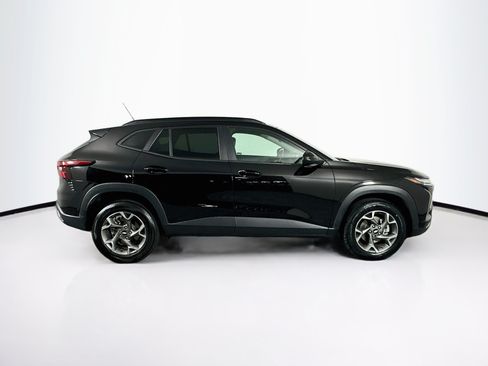 Used 2025 Chevrolet Trax LT w/ LT Convenience Package FWD image 10