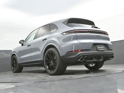 New 2026 Porsche Cayenne image 23