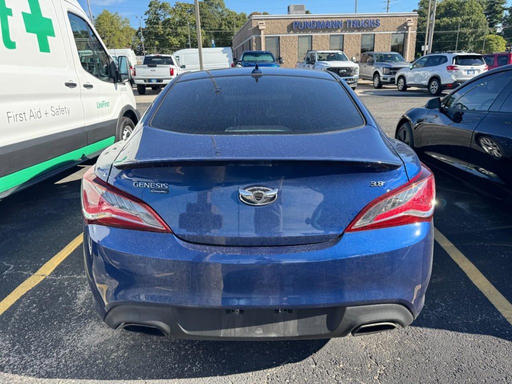 Used 2016 Hyundai Genesis 3.8 RWD image 5
