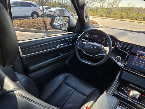 Used 2022 Jeep Wagoneer Series II w/ Premium Group I image 9