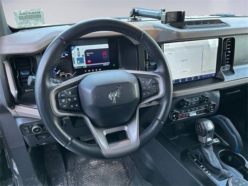 Used 2023 Ford Bronco Wildtrak image 9