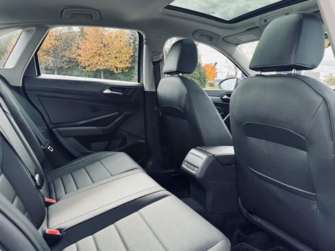 Used 2021 Volkswagen Jetta SE image 25