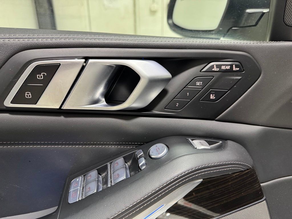 Used 2023 BMW X7 xDrive40i AWD/4WD image 10