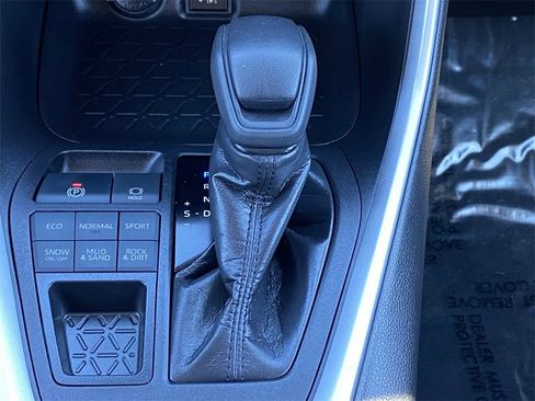 Certified 2024 Toyota RAV4 LE image 31