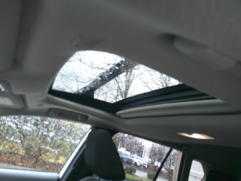 Used 2024 Toyota Corolla Cross LE w/ Moonroof Package image 29