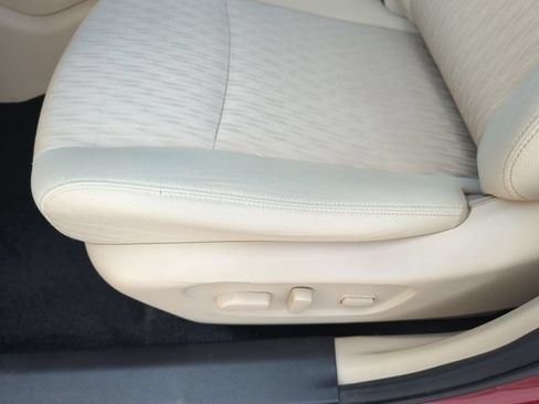 Certified 2019 Nissan Rogue SV FWD image 37