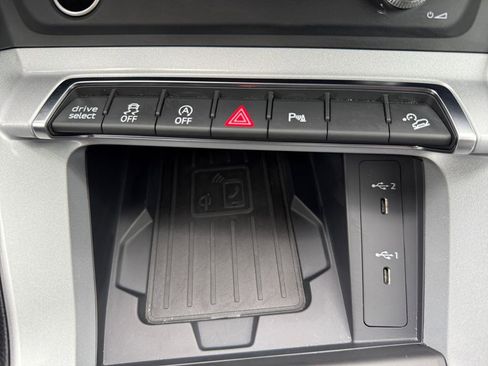 Used 2024 Audi Q3 2.0T Premium image 17