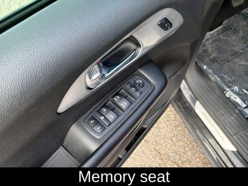 Used 2019 Chrysler Pacifica Limited w/ Advanced Safetytec Group image 19