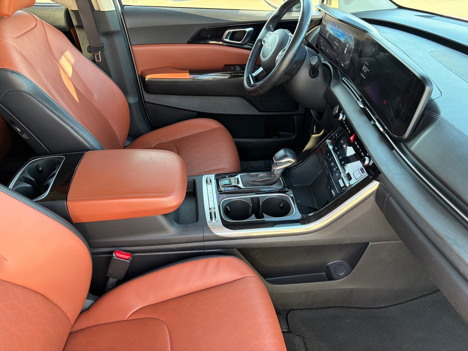 Used 2023 Kia Carnival SX FWD image 11