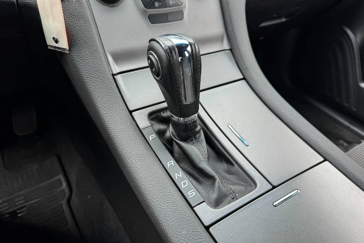 Used 2016 Ford Taurus SEL FWD image 27