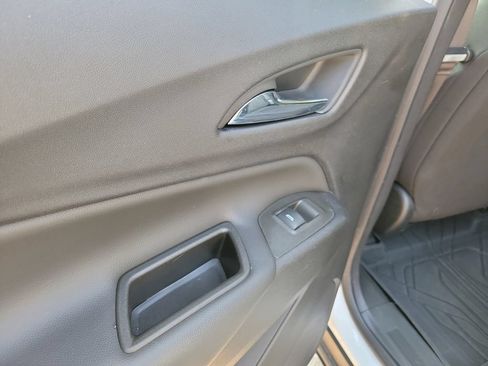 Used 2023 Chevrolet Equinox LT FWD image 19