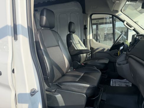 Used 2023 Ford Transit 250 Medium Roof AWD image 19