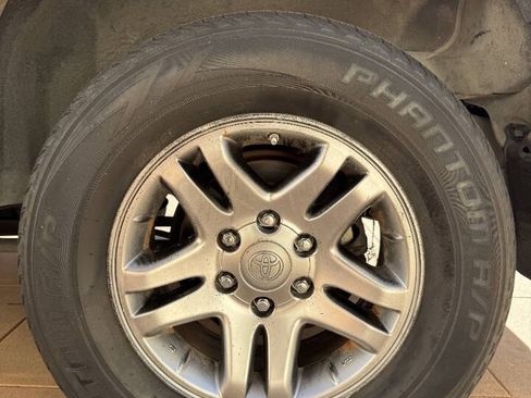 Used 2005 Toyota Sequoia Limited RWD image 31