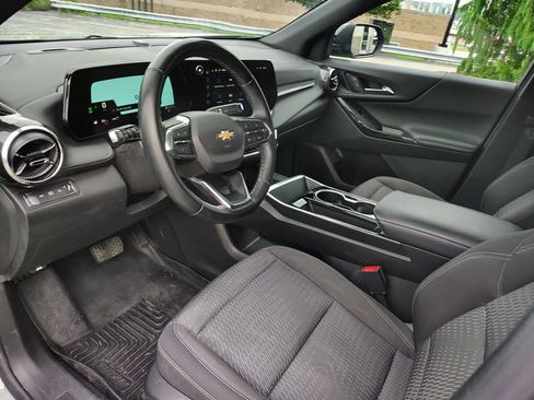Used 2025 Chevrolet Equinox LT w/ Safety and Technology Package AWD/4WD image 13