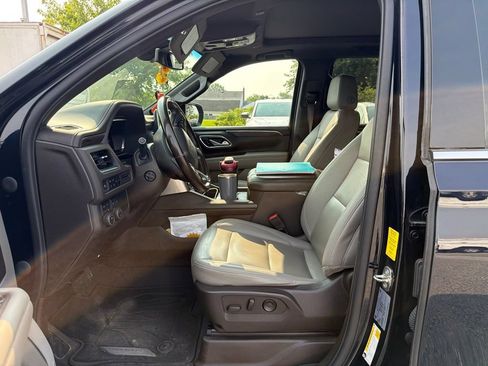 Used 2022 Chevrolet Tahoe LT w/ Luxury Package AWD/4WD image 13
