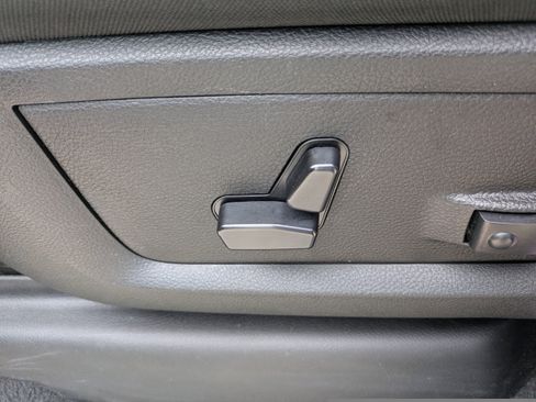 Used 2024 RAM 3500 Big Horn AWD/4WD image 19